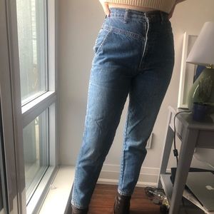 Vintage ‘80s high-waisted jeans